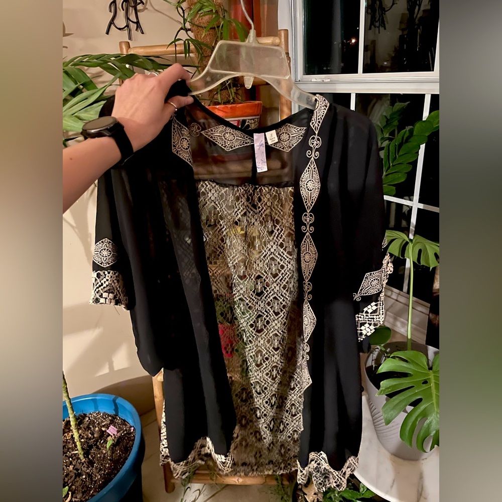 Ayla: Bohemian style flows blouse